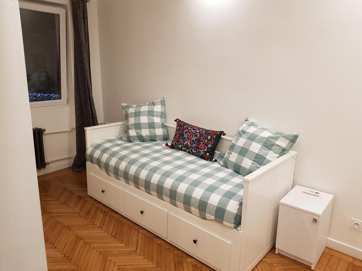Apartmán Central 2 Craiova Exteriér fotografie